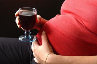 Alcool pendant la grossesse, bébés plus petits 